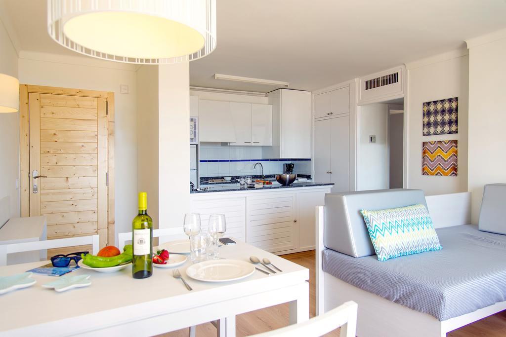 Apartamentos Sivella Port de Pollenca Bilik gambar